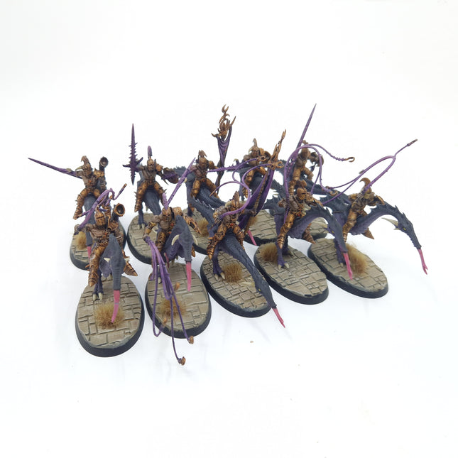Hedonites of Slaanesh Hellstriders